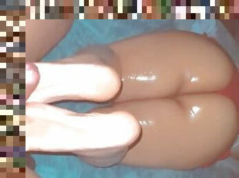 Oily thick Latina giving me a foot job