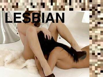 lesbisk, milf, brunette, høye-heler