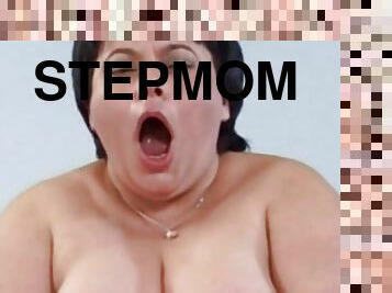 My chubby stepmom has wet pussy