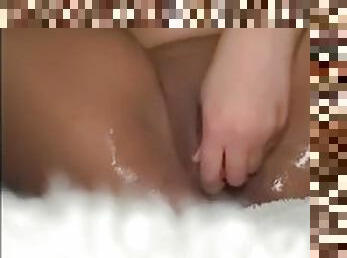 Look at my wet squirting pussy