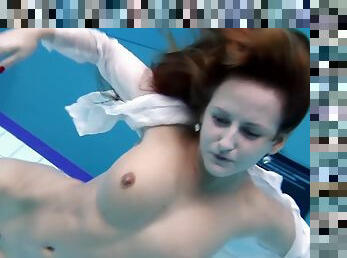 Silvie Hot Underwater Babe