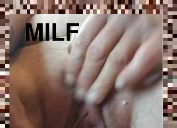 Milf plays with fist. Just having fun!!