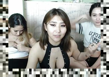 Trio asian baes slutty dance on cam