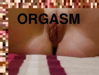 mastürbasyon-masturbation, boşalma, amcık-pussy, fışkıran-su, amatör, genç, oyuncak, tek-kişilik