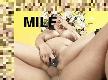 cul, gros-nichons, orgasme, giclée, fellation, ejaculation-sur-le-corps, énorme-bite, milf, maman, mari