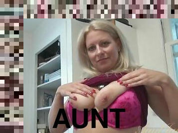 gros-nichons, milf, cuisine, tante, blonde, naturel, gros-seins, seins, solo