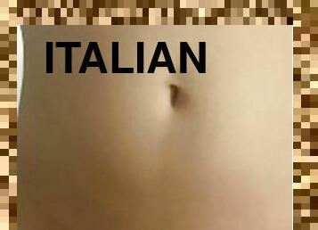 La mia ragazza italiana mi stuzzica prima del sesso