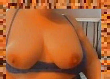 tetas-grandes, amateur, madurita-caliente, regordeta, lencería, fetichista