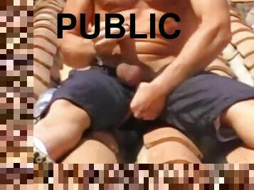 armée, public, ejaculation-sur-le-corps, énorme-bite, gay, branlette, solo, musclé, tatouage, bite