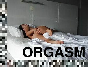 orgasmi, prima-volta, innocenti, cavalcate, solitari, brunette