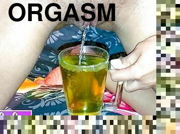 bad, gigantisk, orgasm, pissande, fitta-pussy, kvinnligt-sprut, amatör, brudar, cumshot, tonåring