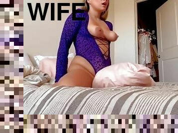 Horny wife humps pillow HARD while husband is away