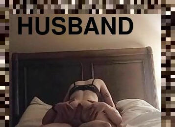 Friend fucks me and cums in my pussy while husband is at work