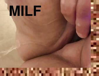 imbaiere, clitoris, masturbare-masturbation, pisandu-se, pasarica, amatori, milf, jucarie, bbw, pov