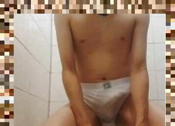 pisser, amateur, ejaculation-sur-le-corps, énorme-bite, gay, sale, européenne, euro, fétiche, solo