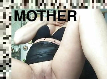 tetas-grandes, clítoris, con-el-puño, masturbación, orgasmo, coño-pussy, amateur, madurita-caliente, mamá, regordeta