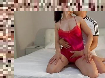 Mora sexy in lingerie rossa fa sesso anale e normale in diverse posizioni