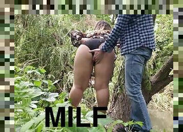 MILF in pantyhose gets cum on her panty ass outdoors