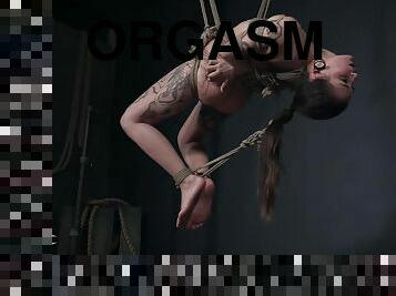 Luna Lovely - Suspended Orgasm For