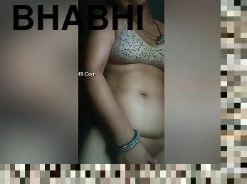 Today Exclusive- Bhabhi Showing Her Boobs And Pussy While Talking In Phone