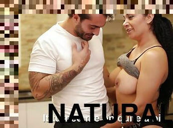 All-natural real-life telenovela - evita love