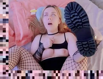 Horny E-girl wants cum on her ass