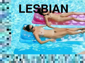 vagina-pussy, lesbian-lesbian, berciuman, kolam-renang, hotel