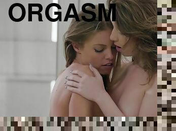 orgasmi, pillu-pussy, lesbo-lesbian, äityli, oppilaitos, britney, oraali, pikkuinen, itsensä-paljastelu