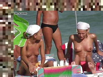 duże-cycki, na-zewnątrz, publiczne, amatorskie, w-domu, plaża, topless