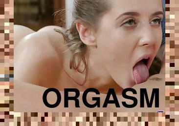 Intimate Orgasms For Gym Lesbians