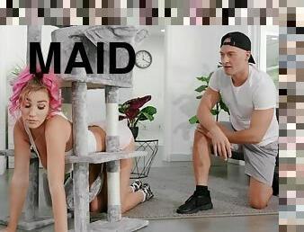 The Clumsiest Girl In The World - Zac Wild fucking sexy maid who got stuck Kendra Sunderland