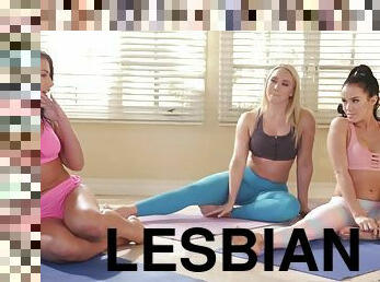 Three lesbos organize a squirting competition at yoga class