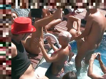 orgía, al-aire-libre, fiesta, amateur, babes, hardcore, casero, sexo-en-grupo, follando-fucking, piscina