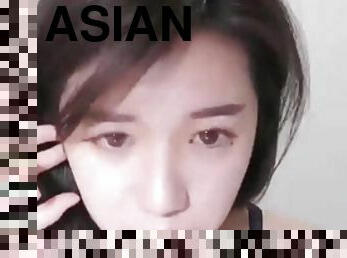 Finesse asian 18 years old showing vagina at webcam