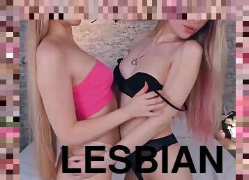 Hot pussy toying and eating blonde lesbian teen
