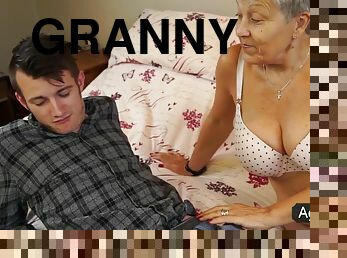 bunica, batran, matura, bunicuta, milf, jucarie, hardcore, mama, tanar18, mai-batran