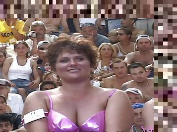 tetas-grandes, al-aire-libre, fiesta, público, esposa, amateur, vintage, retro, novia, natural