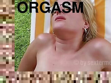 Janes mega orgasm in the garden