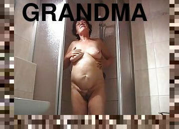 Grandma Gerda does it with the dildo