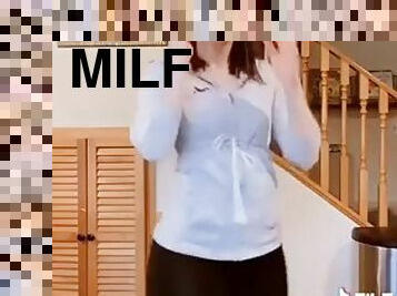 HOTTEST MILF ON TIKTOK! HUGE ASS!