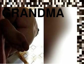 nenek, amatir, perempuan-tua, gambarvideo-porno-secara-eksplisit-dan-intens, eropa, mata-uang-euro, spanyol, wanita-haus-seks-dengan-pria-jauh-lebih-muda, tersembunyi