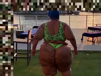 Ebony bbw from Instagram with amazingly HUGE fat ass