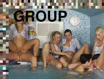 Group of total hotties share a guy's cock in the hot tub