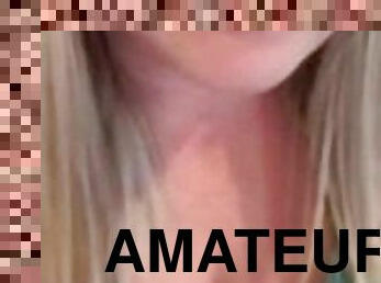 tetas-grandes, masturbación, mayor, amateur, madurita-caliente, regordeta, pajeándose, jóvenes18, rubia, vieja