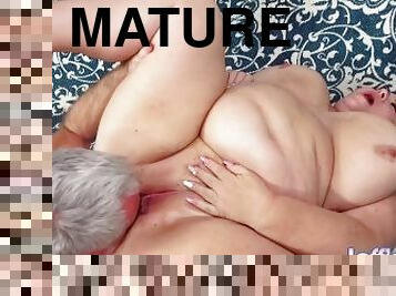 Horny Masseur Could Not Resist Fucking Thick Mature Plumper Lady Lynn