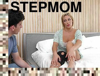 Appetizing stepmom Ryan Keely horny porn video