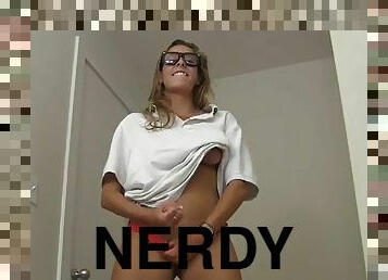 Nerdy girls also like to give handjobs JOI