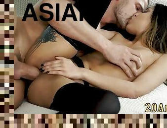 Asian babe gets ass fucked Vince Carter, Roxy Lips