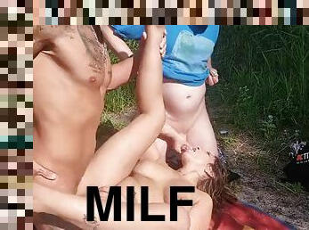 store-patter, hundestilling, offentlig, udløsning, milf, hardcore, tysk, strand, trekanter, bikini