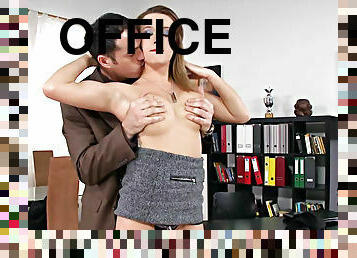 oficina, coño-pussy, secretaria, anal, mamada, madurita-caliente, besando, rubia, afeitada, tacones